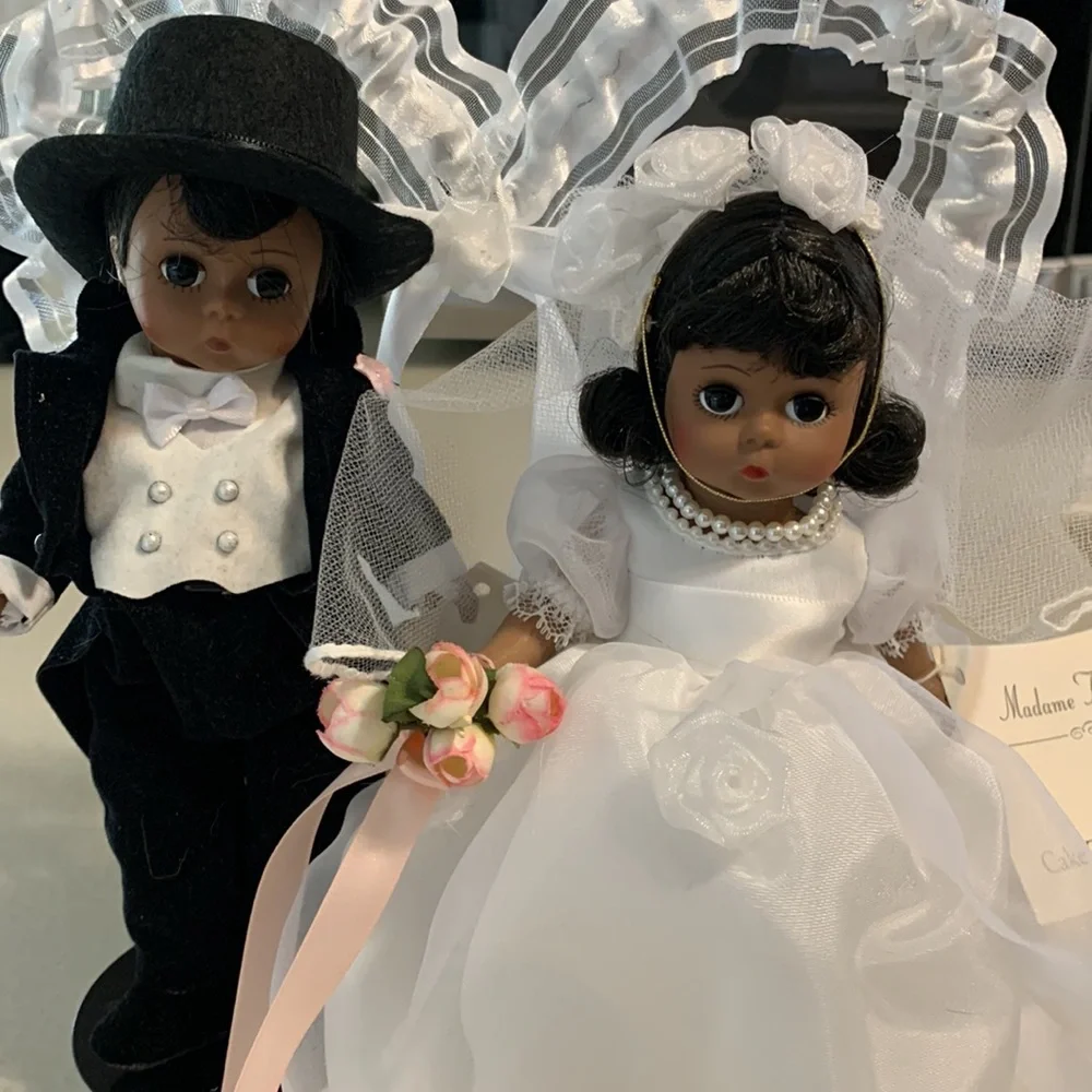 Vintage Madame Alexander classics cake top Bride and Groom dark skin tone